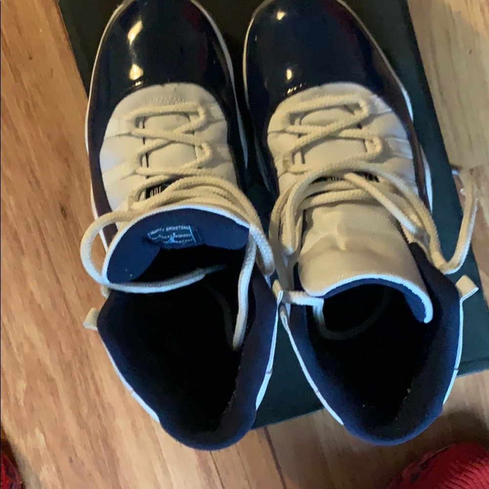 Jordan retro 11s navy blue